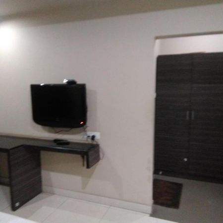 Iroomz Hoysala Residency Bellary Exterior photo